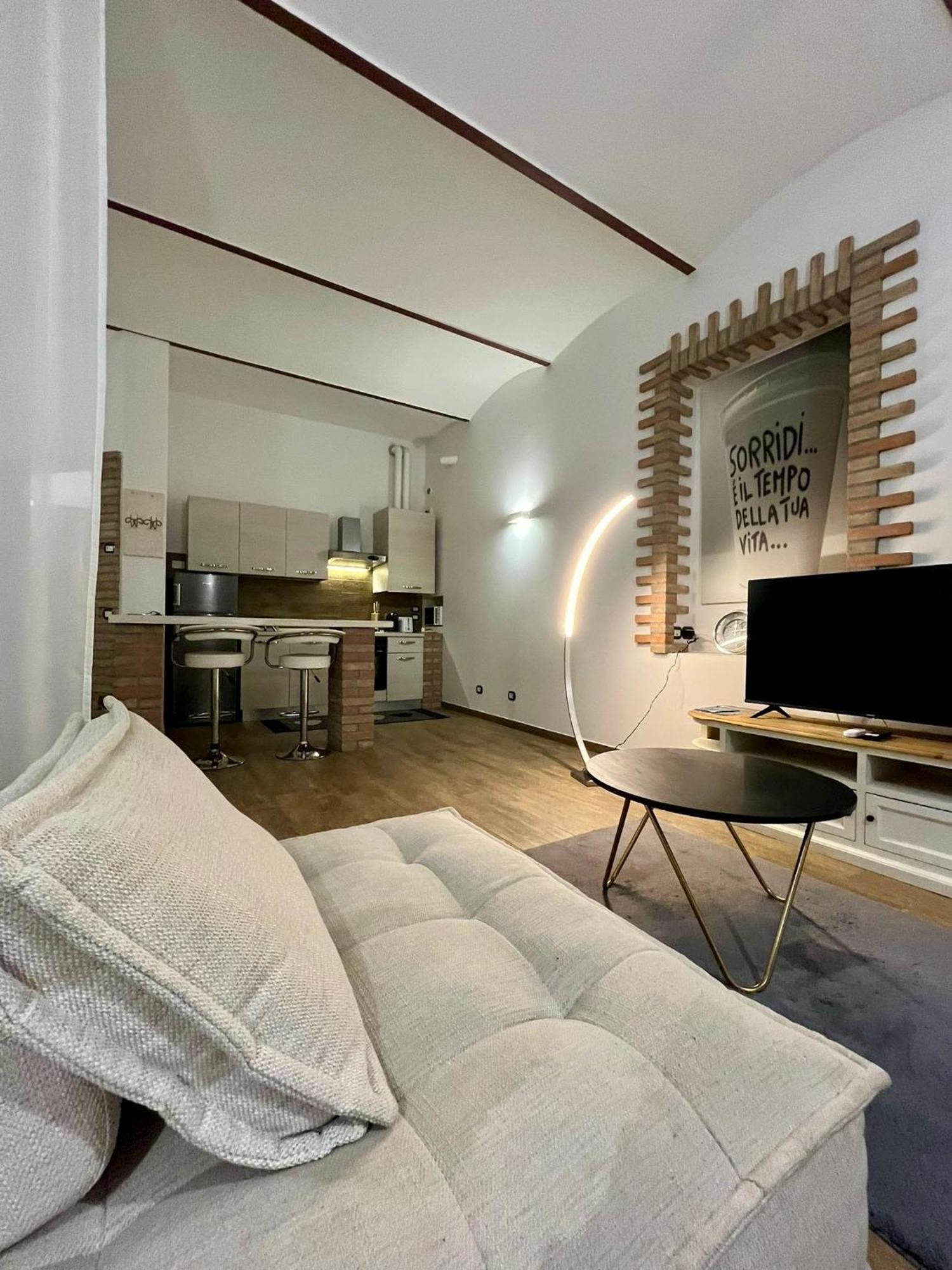 Apartamento Residenza Corrado By Almanova Residenze Mantua Exterior foto